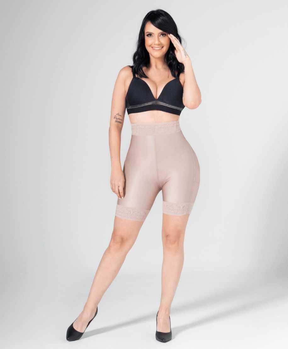 High-waisted and light compression shaping short