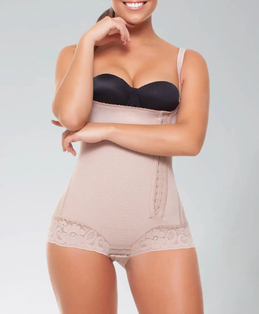 Strapless hipster shaper with lateral hooks. Fajitex US